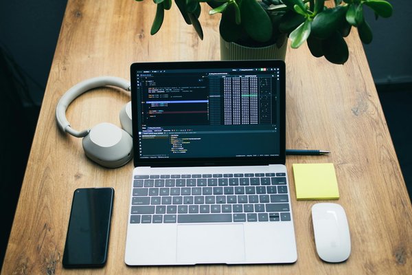 Explorer les avantages de la conteneurisation pour améliorer les environnements de développement intégrés